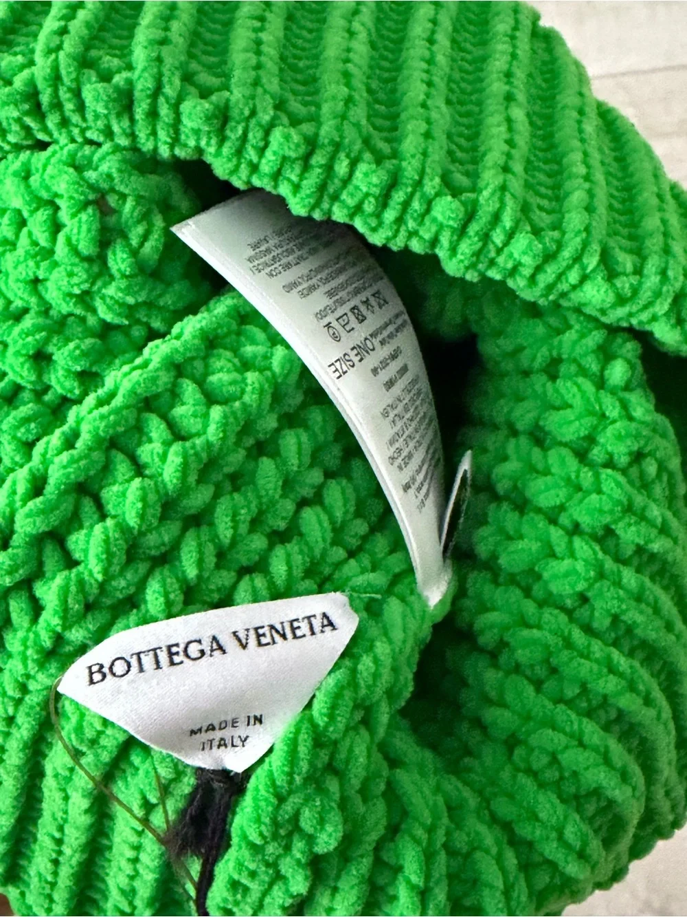Bottega Veneta adult M authentic Green Ribbed Fold-Over Beanie